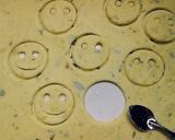 Foto langkah ke 8 dari resep Smiley potatos.