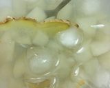 Hình bước làm 2 của món Lê chưng đường phèn🍐🍐🍐