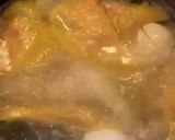 รูปขั้นตอนการทำที่ 4 ของ บะหมี่ เกี๊ยว ต้มยำแห้ง หมูสับ ลูกชิ้นปลาภูเก็ต