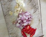 Foto langkah ke 1 dari resep Tumis Sayur Sawi dan Wortel.