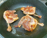 Foto del paso 4 de la receta: Cuixes de'ànec amb carxofes i salsa de taronja i Porto