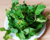 Hình bước làm 4 của món Gỏi CHÂN GÀ, CÀ PHÁO với TÔM chua