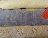 Foto del paso 5 de la receta: Bratwurst con mostaza y miel en hojaldre