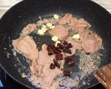 รูปขั้นตอนการทำที่ 3 ของ คะน้าผัดหมูนุ่ม