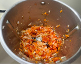 Foto del paso 3 de la receta: Manos de cerdo en salsa