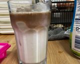 A picture of step 5 of Ice Caramel Macchiato Drink.
