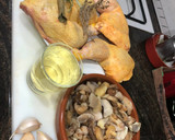 Foto del paso 1 de la receta: Pollo en salsa de setas con aroma de tomillo y romero