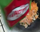 Foto langkah ke 2 dari resep Martabak Telor Teflon Saus Sambal Kecap.