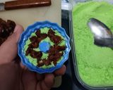 Foto langkah ke 4 dari resep Kue putu dengan cetakan.