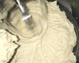 Foto del paso 8 de la receta: Tarta de queso con coulis de fresa decorado con besos de merengue