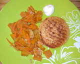 Foto del paso 4 de la receta: Salteado de calabaza con hamburguesa de pescado