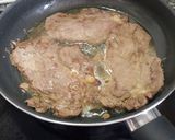 Foto del paso 3 de la receta: Filetes de ternera en salsa con vino y Sabor Cookpad