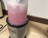 Hình bước làm 3 của món Smoothie Sữa Dâu cho người Tiểu Đường