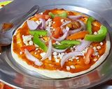 A picture of step 4 of Chicken Shawarma Pizza.