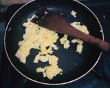 Foto langkah ke 2 dari resep Nasi goreng mentega.