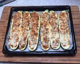 Hússal töltött cukkini-hajók (keto) recept fázis 5 fotója