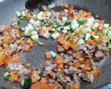 รูปขั้นตอนการทำที่ 3 ของ ไข่ราดหมูผัดพริกเกลือ