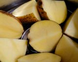 Foto langkah ke 1 dari resep Chicken Roasted Potatoes.