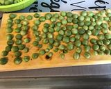 Une image de l'étape 3 de Sundakai aux tomates et épices indiennes.