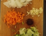 Foto del paso 1 de la receta: Pimientos tricolor rellenos al horno