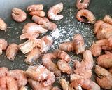 Hình bước làm 1 của món Tép Ram Muối Trộn Chua Ngọt