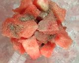 A picture of step 2 of Water Melon Juice.