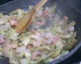 A picture of step 8 of Seafood pasta.