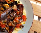 Foto del paso 8 de la receta: Mejillones a la puttanesca con patatas fritas