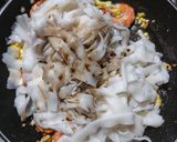 Foto langkah ke 4 dari resep Kwetiaw Siram.