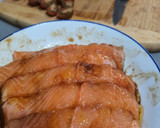 Foto del paso 1 de la receta: Salmón con costra de mermelada de melocotón en salsa de soja