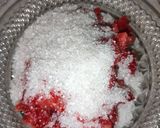 Foto langkah ke 1 dari resep Strawberry milk.