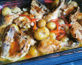Foto del paso 3 de la receta: Pollo con papas con salsa BBQ