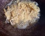 Foto langkah ke 3 dari resep Usus goreng telor favorit masa kuliah.