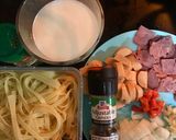 Foto langkah ke 1 dari resep Spicy fettuccine alfredo.