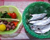 Foto langkah ke 1 dari resep Asem-asem Ikan Kembung.