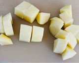 Une image de l'étape 1 de Pommes de terre au persil et ses brochettes de bœuf.