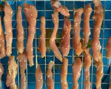 รูปขั้นตอนการทำที่ 3 ของ หมูแดดเดียวทอด กับ ข้าวเหนียว