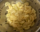 Foto del paso 2 de la receta: Guiso de Zapallo Italiano con Arroz y Papas Fritas a Cuadros