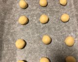 Foto langkah ke 2 dari resep Simple Almond Cookies (No mixer).