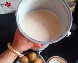 A picture of step 3 of Chickoo milkshake 😋😋.