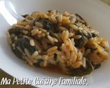 Une image de l'étape 3 de Spanakorizo, riz aux épinards grec.