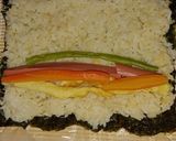 Foto langkah ke 3 dari resep Sushi roll.