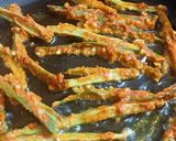 A picture of step 2 of Crispy bhindi.