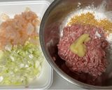 A picture of step 1 of Shrimp and Pork Shaomai.