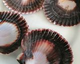A picture of step 1 of Scallops with Garlic and Parsley.