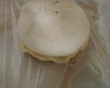 Foto langkah ke 3 dari resep Roti melon dorami.