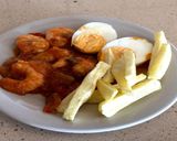 Foto del paso 6 de la receta: Pisto con langostinos, huevo y papas fritas