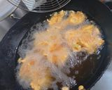 A picture of step 3 of Aloo pyaz pakora.