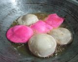 Foto langkah ke 13 dari resep Cireng Merah Putih🇮🇩 Isi Kornet-Sosis Pedas.