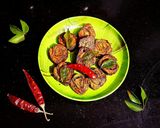 A picture of step 9 of Aloo Vadi or Patra.